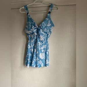 Harlow and Rose Blue Floral top